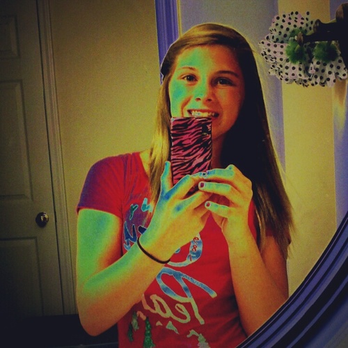 Call Me Madi(: #teamblueeyes #teambrownhair :)