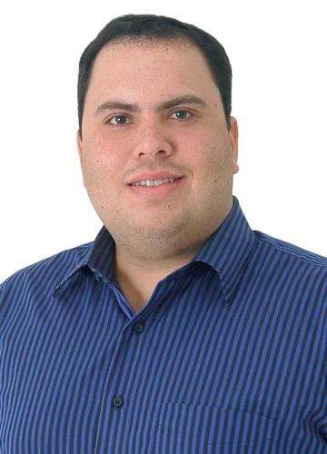 Advogado. Pai. Filho. Irmão. Amigo. Uma pessoa como qualquer outra... cheio de qualidades e defeitos!