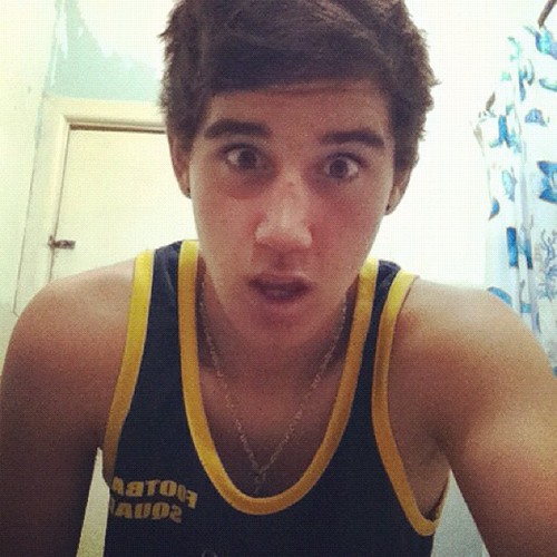 We are a group of fans who love the janoskians :D  Luke Brooks follows :) We follow everyone back x