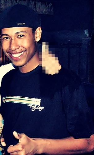 Por mais que digam que te amam, 
    eu sei que ninguém te ama mais do que EU s2! meu coração ja tem dona @paLomafunkSp_  . .
