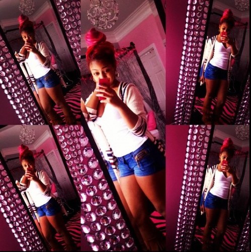 Yes i'm the one with the pink hair 5.25.13
.
~other page is @Beauty_OMGs|