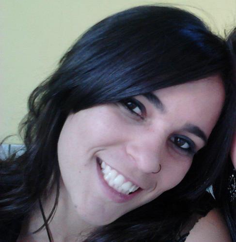 Garota roqueira de bem com a vida descontraída gosta de conhecer pessoas novas e ter uma boa conversa ;-)