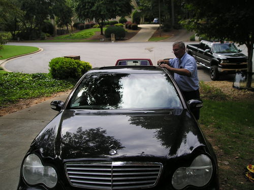 Professional - Reliable - Affordable - Mobile
Serving Atlanta since 1989.  When you need
auto glass look no further.  Call 770-662-8008.