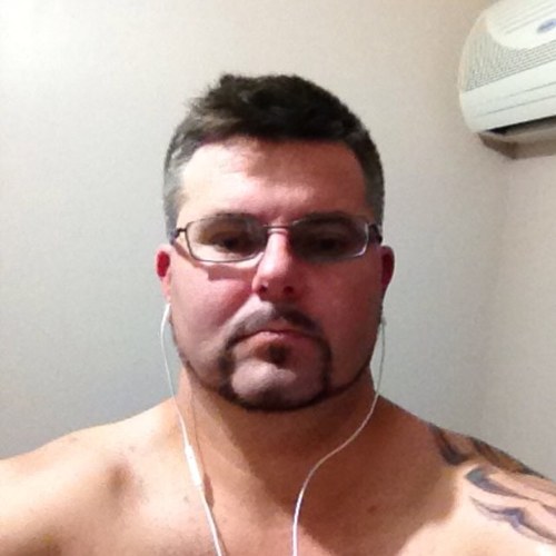 Uzi3L's profile picture. Im more complex than one line.