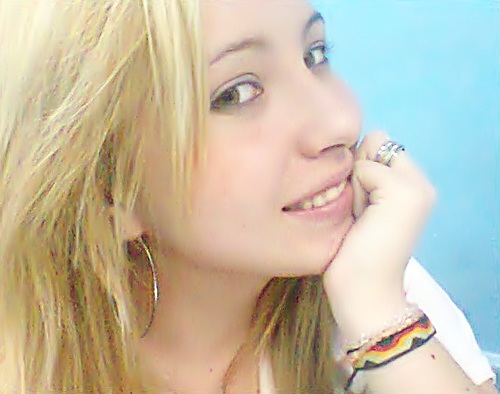 Tudo acontece no momento certo, não espere que aconteça, não torça para que aconteça, só faça valer  
 a pena quando acontecer..    :D