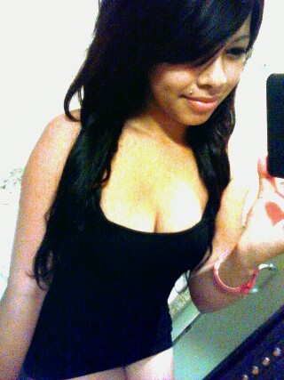 Plain &&' simple get to knoe me :D dnt judge me cause ill prove you wrong : 16 of age idgaf(; Party &&'Bullshit c;