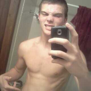 Barton2140's profile picture. Austin Michael Barton,17,Senior,#40, #LineBackerSwag, #ItalianPride, #TeamSOLO, #TeamShady