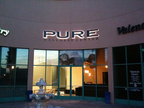Promoting health and wellness to the Santa Clarita Valley through chiropractic care and massage therapy.