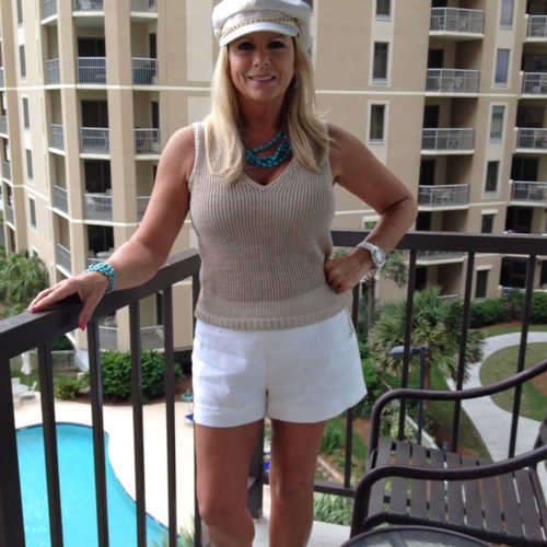 lura1401's profile picture. Waters Edge Realty.  Rodan+Fields Consultant