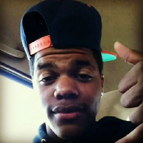 Follow me and follow the love of my life @iLovee_Rayy .