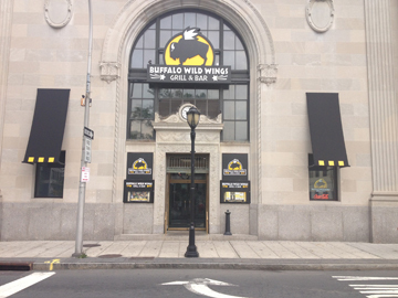 BWW_WhitePlains's profile picture. Hours: Mon-Thurs 11am-1am, Fri-Sat 11am-2am, Sun 11am-12am.  Happy Hour Mon-Wed 4pm-7pm & 10pm-close.  Lunch Specials Mon-Fri 11am-2pm. 914-385-9453