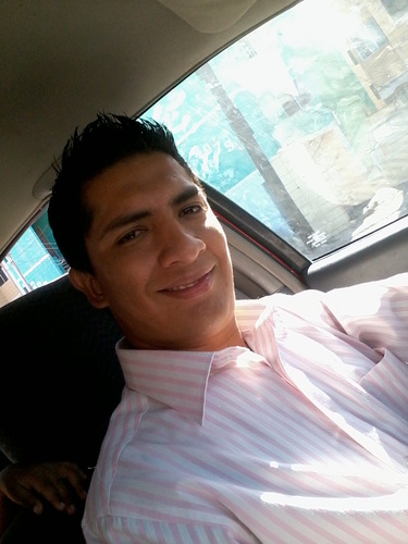 Hijo de Dios, Esposo de una hermosa mujer, Padre de dos bellas princesas, Predicador y Discipulo tambien.