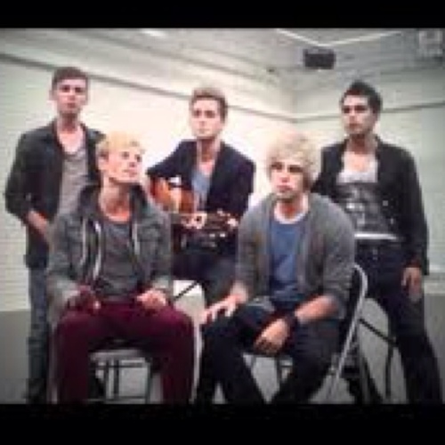 Rewind_News's profile picture. Official twitter for http://t.co/xpKZjnHJX5 The OFFICIAL Fan Site for @Rewind_Music! (Opening Mid August 2012) (run by @MatthewAversa)