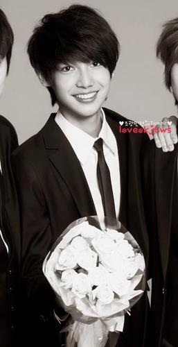 ^^ Dangsini byeonhamyeon modeun geosi byeonhanda ^^
hwaiting chinguya ! :D