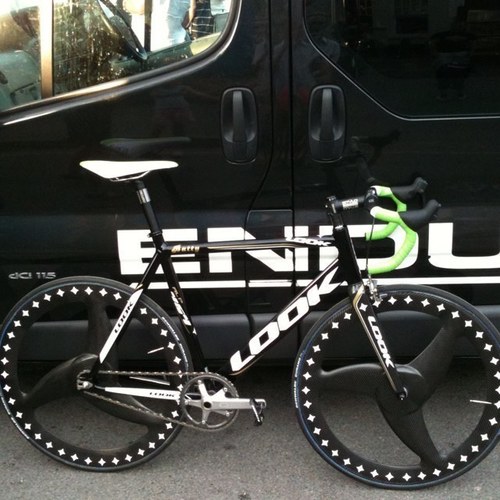 ianpholmes's profile picture. Family, sports, cycling, rugby, West Ham, pole vaulting, business, entrepreneur, employee benefits.