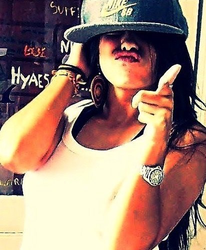 FRASES #'Follow   'Livrai-me Senhor, de homens indecisos e sem atitudes... porque de ENROLADO já basta o meu cabelo.!