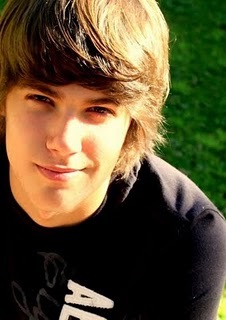 Dono Do @RobsonFrases Sigam e De #RT No Que Gostarem?