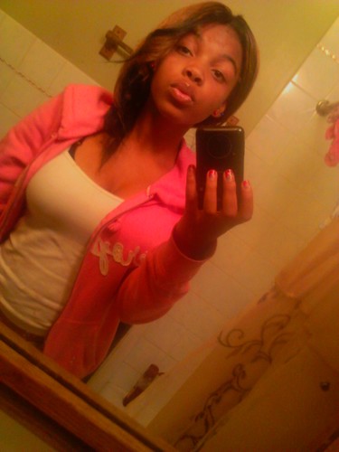 DeAndraa Isss Myy Nameeee :) #Teamm Lil Booty #Teamm Paidd$$ #Team Singlee #Team Faithful #Teamm Beautiful #Team Gorgeoussss #Teamm Marieeeeeeeee BITCH