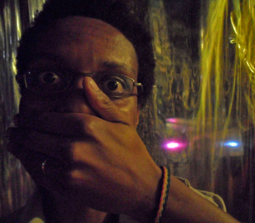 Designer gráfico, black power e vulgo Asmare.