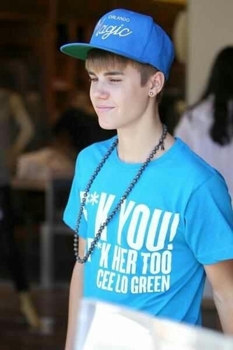 I love and support Justin with all my heart! I wont never leave him. Im proud to call myself a belieber!NSN & BELIEVE.