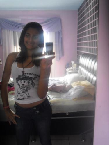 Amor pelo meu Time? Logico q Tenho e Muita ♥ :)
Sabe pq?? Simplesmente pq elle é o Melhor time do Mundo *--*
 SPFC 3
