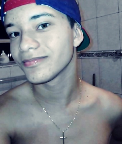 Aleex de Moraees Santoos :D 
   PRAZER  :p