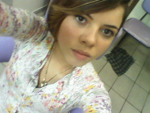 Sou a alegria de quem de me ama, a tristeza de quem me odeia, e a ocupaçao de quem me inveja...