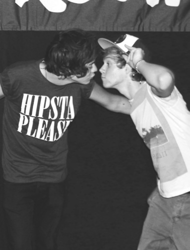 NarrysWives's profile picture. Issy and Megan. Harry and Niall are our soul mates.