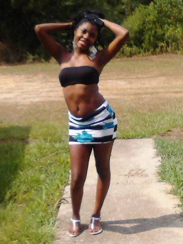 keepin god first in everything i do! ( jus another girl tryin to make it out da hood)