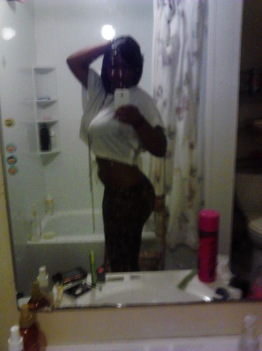 SINGLE........Outgoing and love to party NO TATS!!!!:( bu geting sum Follow me #team badbitch lol;)