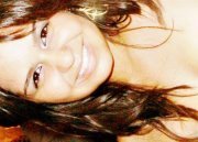 Alta, bonita e sensual. Bom, não é o meu caso, mas sou gente boa! (: