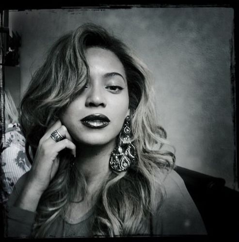 Updates on Mrs. Beyonce Knowles-Carter daily. » Beyonce's Tumblr: http://t.co/ckPLpwk42I