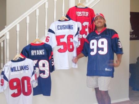 diehard texans fan (sadly stuck in Dallas), lover of all music/good people/good wine/good times, live & love your life