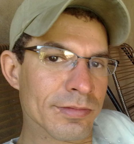 Nosso dever é ser útil não de acordo com nossos desejos, mas de acordo com nossas forças.