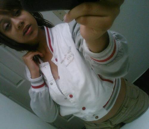 whiteGurlthuGGn's profile picture. 