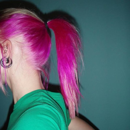 LindsayTatertot's profile picture. Randomness, cats, video games, and photos!