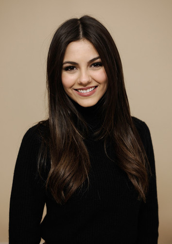 This twitter is dedicated to great talent of @VictoriaJustice ! you know that she's amazing, don't forget follow me I'll follow you! #victoriana #victorians