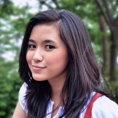 Sehelai Parody of @ashillazhrtiara. 26-10-11 resmi via tinychat. Gapercaya? Gapapa follow aku yaa:D Don't call me min call me Chille