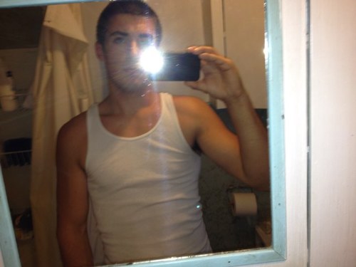 TGloss32's profile picture. 