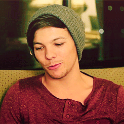 ♥ Pera ai, não da pra escrever a bio agora, os garotos do 1D tão me ligando, xau e 1bj ♥