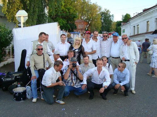 JazzRetro37's profile picture. Ивановский эстрадно-джазовый им. В.Кочеткова под управлением Валерия Преснякова. Оркестр представляет своим слушателям уникальные джазовые и эстрадные программы