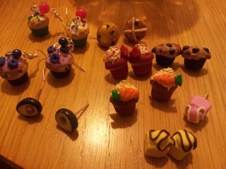 bonbonbeads1980's profile picture. Handmade mini food & bead jewellery by Louise Hayward  http://t.co/OkSzatGb7w also a massive baggies fan boing boing !!