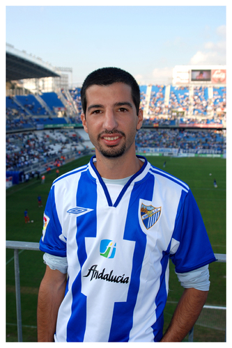 Malaguista desde q tengo uso de razón y socio del Malaga CF desde 1994.