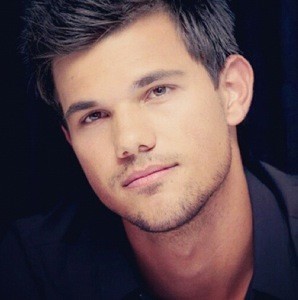 Lautner_Facts's profile picture. Everything and anything you want to know about Taylor! Follow if you love Taylor!