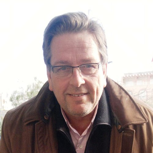 Former globetrotter and engineering executive turned writer, translator and lover of easy lifestyle on the Spanish coast.