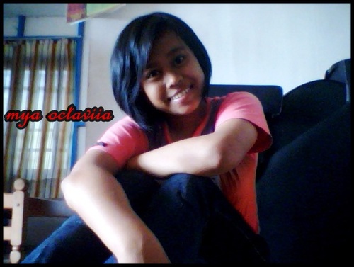 my name is Jumiati Octavia | 1 was born 18 October 1996 | I really like the music, music is my life , no music no life ! |