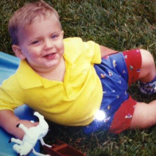 mneugs's profile picture. 