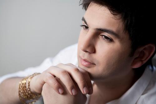 HIIII ....I am Mihran Tsarukyan ... I'm a singer and actor!!!