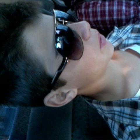 idade:13 anos sou feio,legal.brincalhao.ect.ect !!! Eu sou do tamanho daquilo que sinto, que vejo e que faço, não do tamanho que os outros me enxergam.