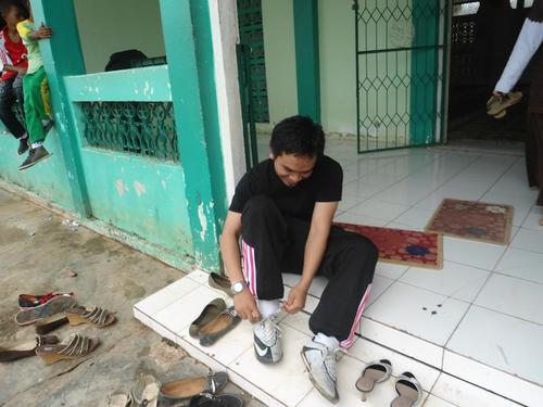 Sering-seringlah ingat Ibu dan saudari perempuanmu; agar diri tahu, bagaimana memuliakan setiap wanita dimana, kapan pun itu